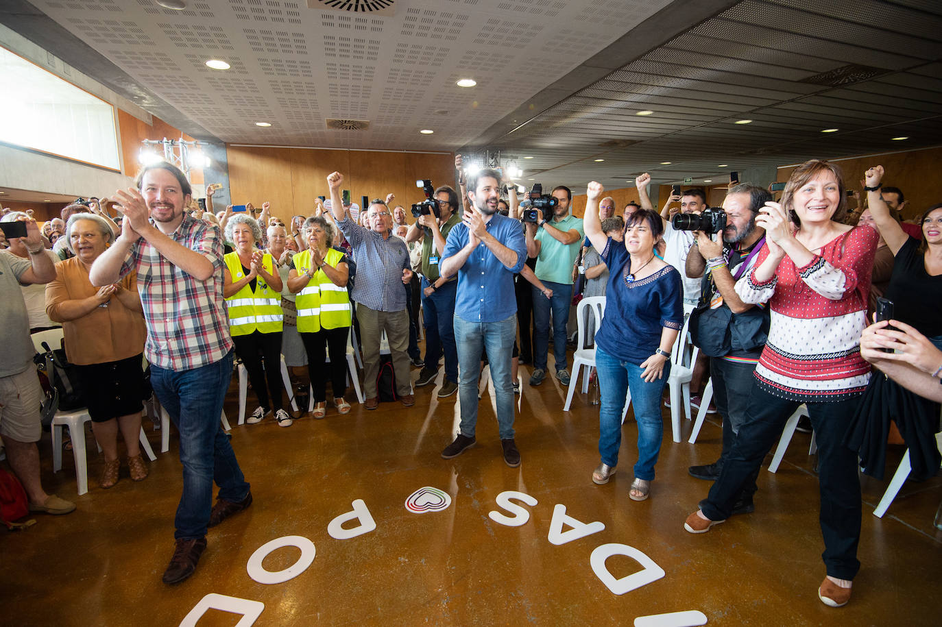 El líder de Unidas Podemos comprueba en Murcia el músculo de su formación en un acto en que no hubo mención a la marcha de Urralburu