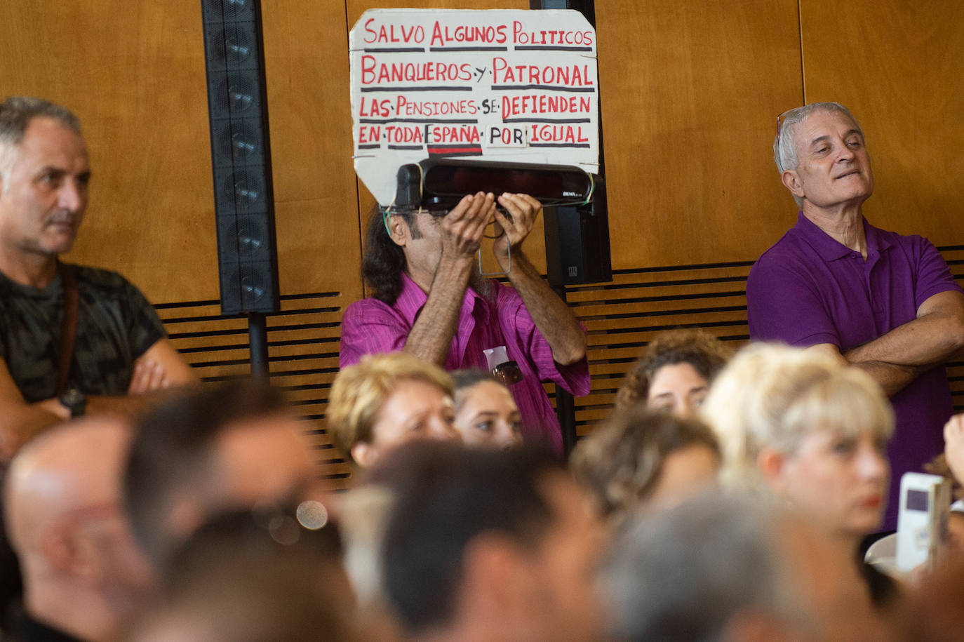 El líder de Unidas Podemos comprueba en Murcia el músculo de su formación en un acto en que no hubo mención a la marcha de Urralburu