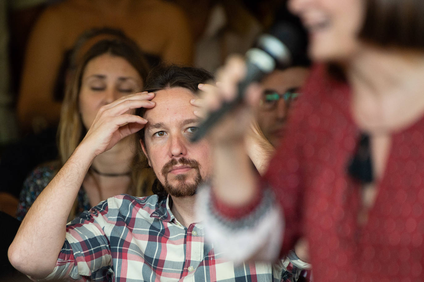 El líder de Unidas Podemos comprueba en Murcia el músculo de su formación en un acto en que no hubo mención a la marcha de Urralburu