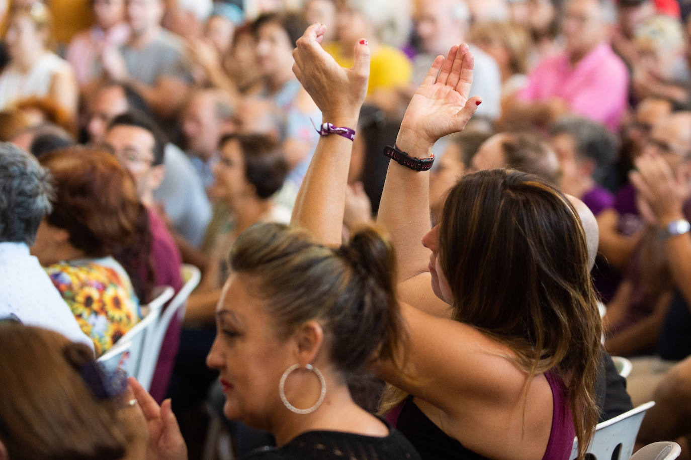 El líder de Unidas Podemos comprueba en Murcia el músculo de su formación en un acto en que no hubo mención a la marcha de Urralburu