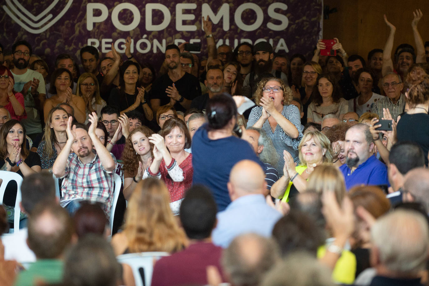 El líder de Unidas Podemos comprueba en Murcia el músculo de su formación en un acto en que no hubo mención a la marcha de Urralburu
