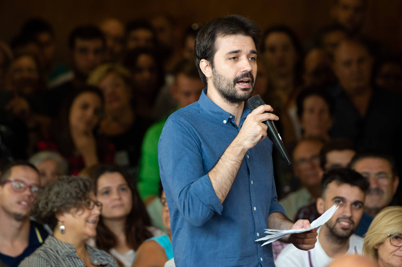 El líder de Unidas Podemos comprueba en Murcia el músculo de su formación en un acto en que no hubo mención a la marcha de Urralburu