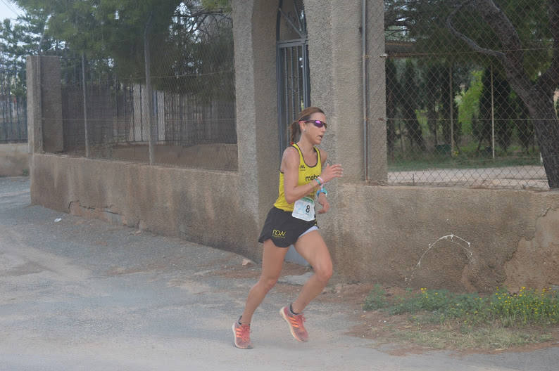 El ganador masculino completa los 9 kilómetros del recorrido en 29:44 minutos, por los 34:23 para la corredora del Mobel Automenor Running Team