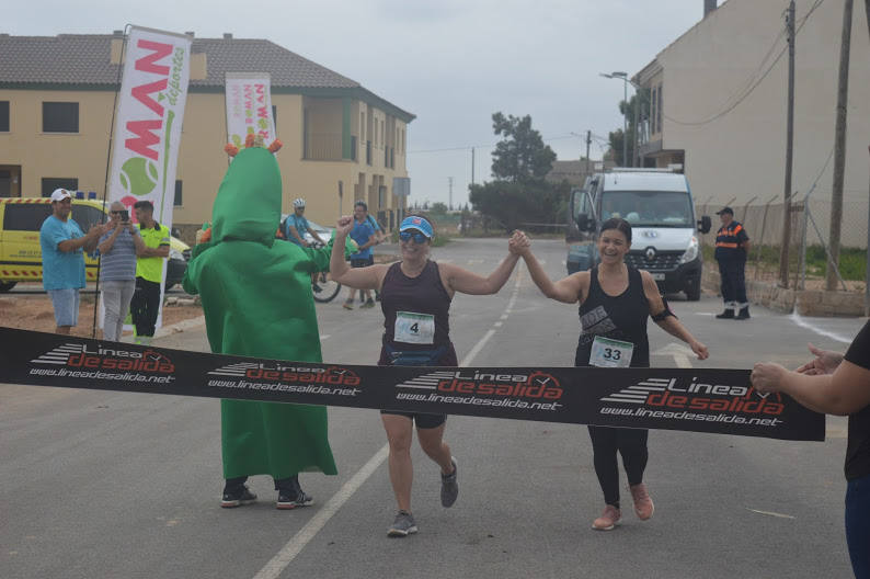 El ganador masculino completa los 9 kilómetros del recorrido en 29:44 minutos, por los 34:23 para la corredora del Mobel Automenor Running Team