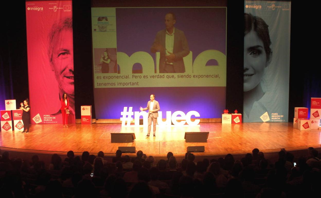 Javier Celdrán, durante su intervención en el foro. 