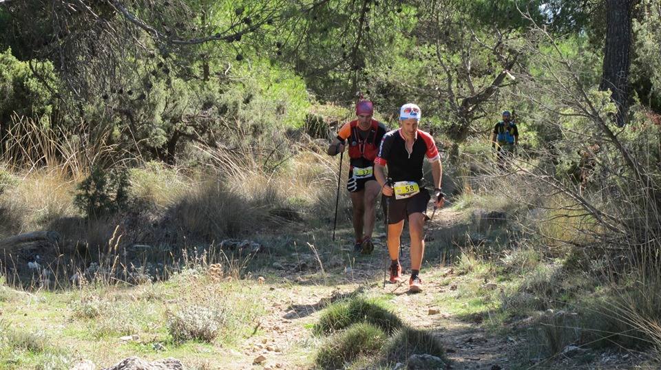 Dos corredores durante la Yeti Trail.