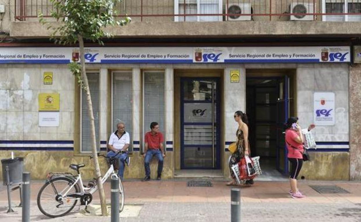 Una oficina del SEF en Murcia en una foto de archivo.