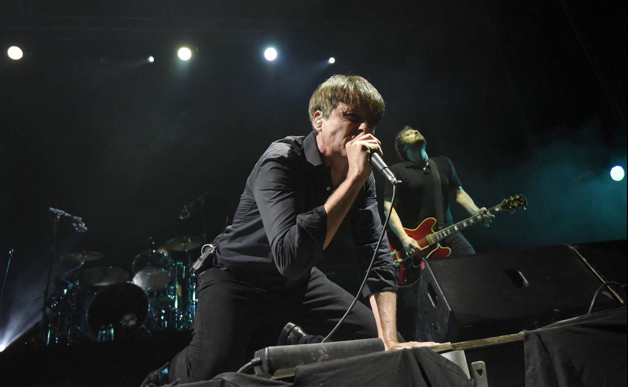 Suede durante el concierto ofrecido este viernes por la noche en la la Plaza de Toros.