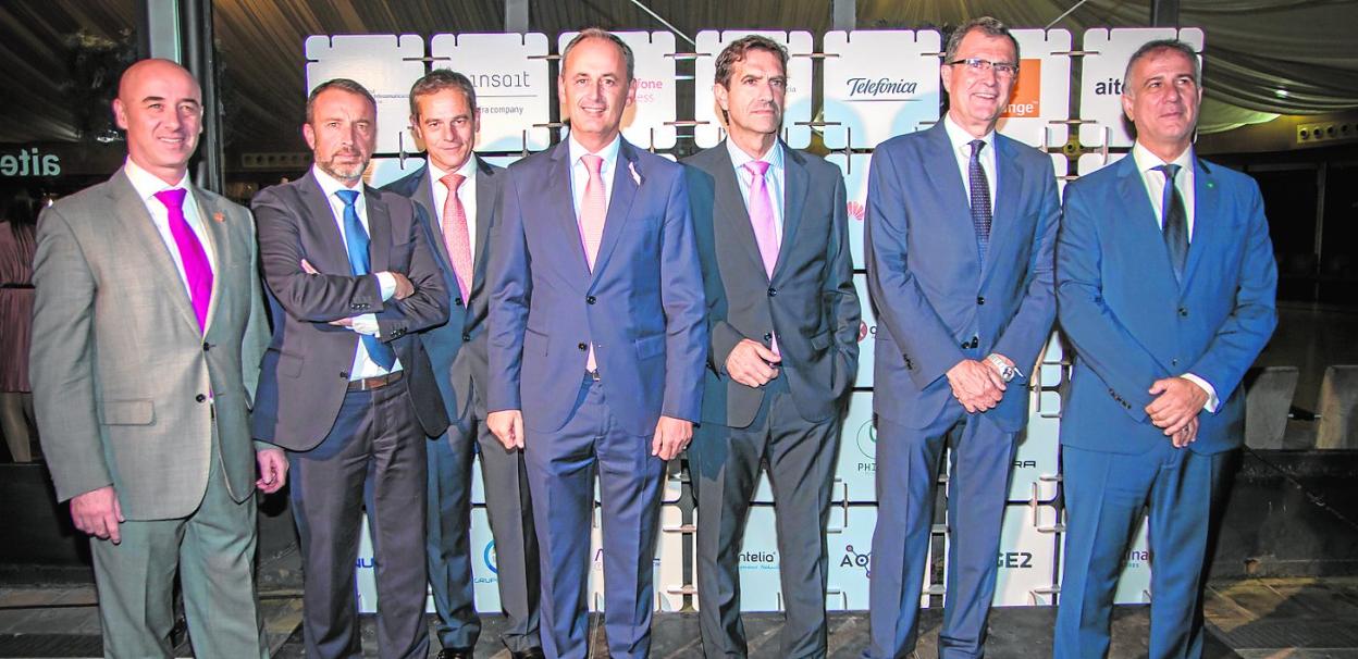 Autoridades y representantes de Coiterm al inicio de la gala. 