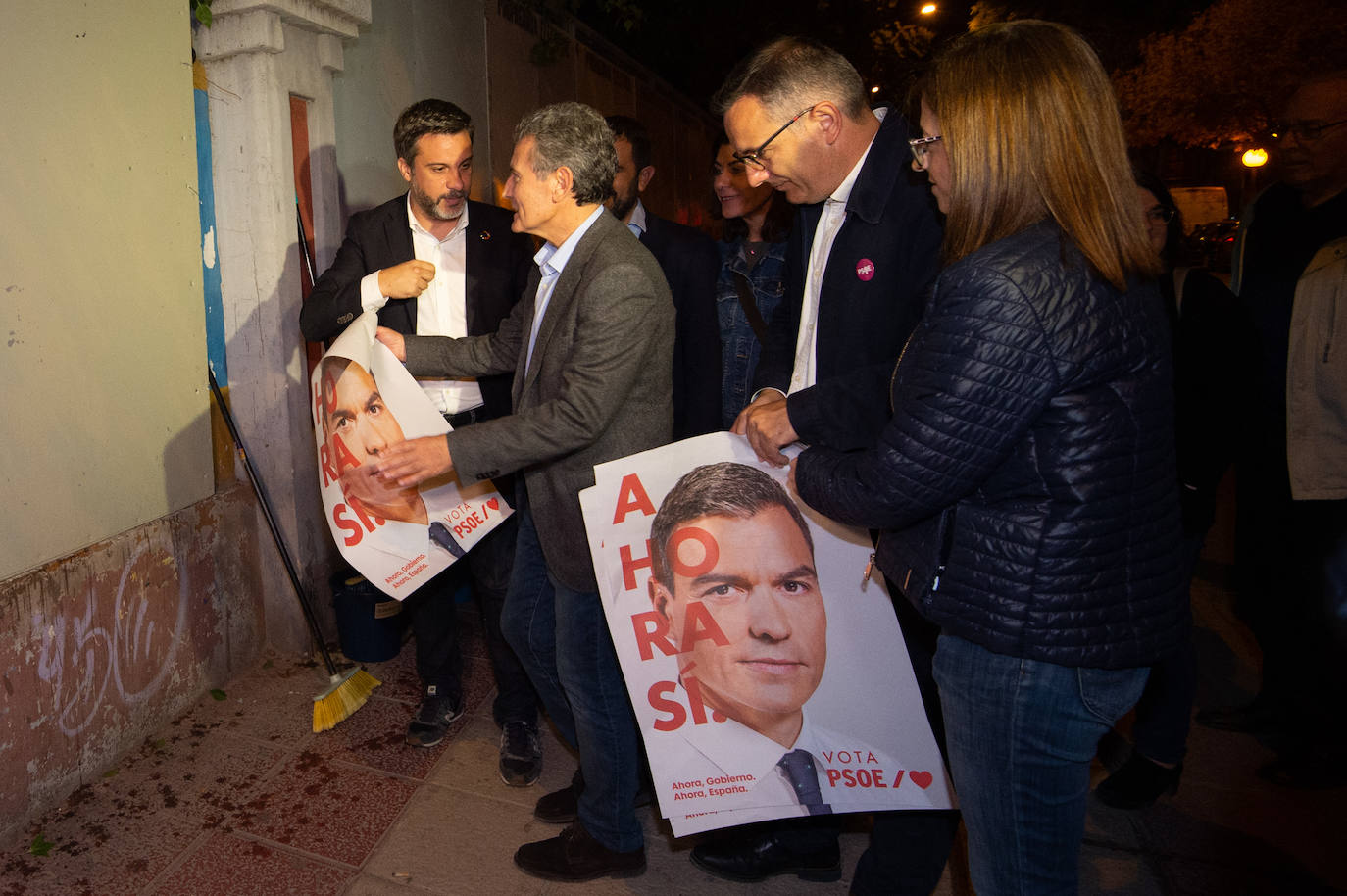 Pegada de carteles del PSOE