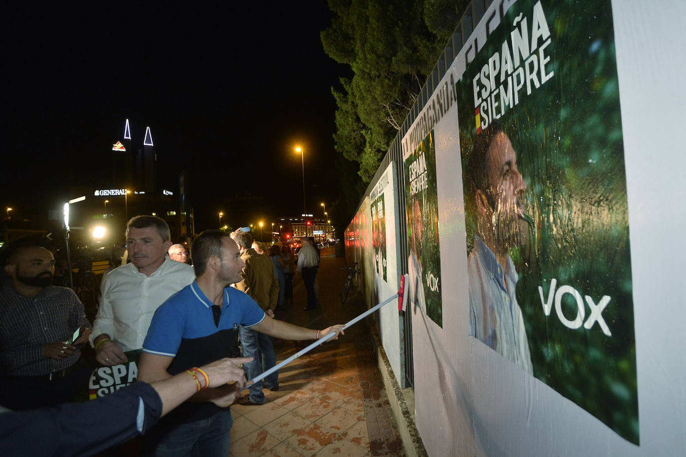 Pegada de carteles de Vox