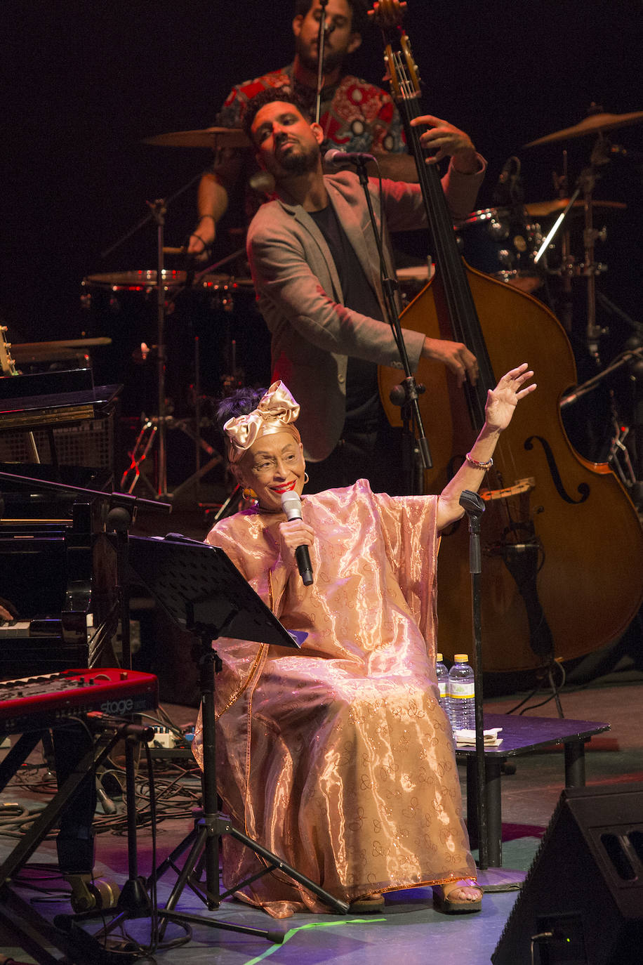 La gran dama de Cayo Hueso inaugura la 39 edición del Cartagena Jazz con la emoción como factor dominante en 'El último beso'.