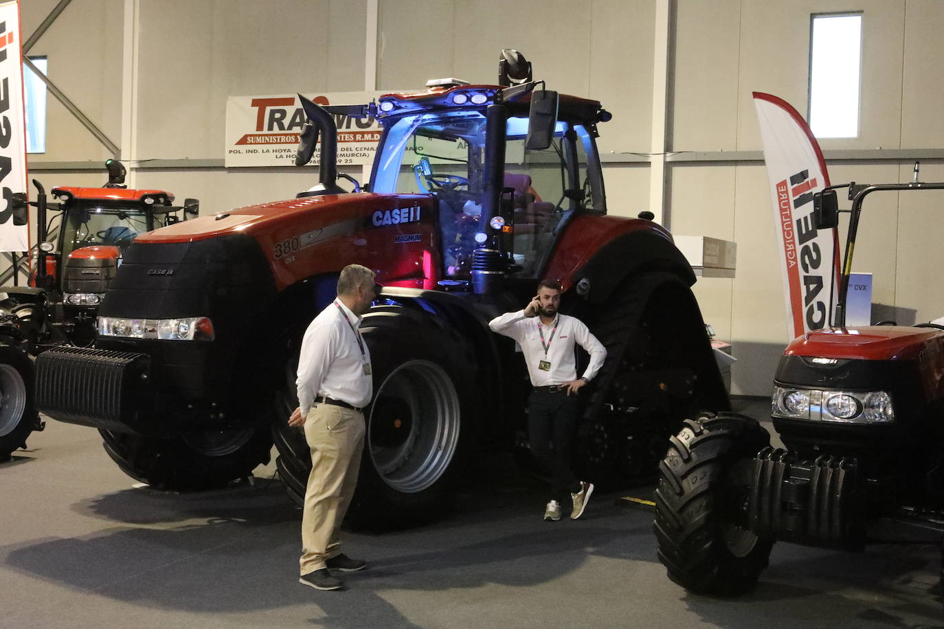 El presidente López Miras y el alcalde destacan la importancia de un sector que en la Región cuenta con 1.500 granjas.