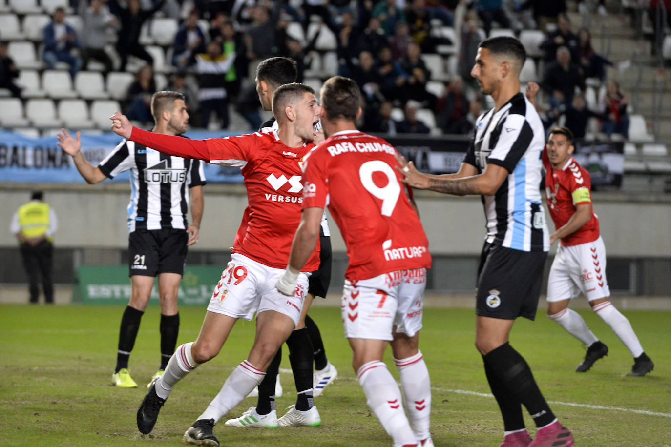 El técnico grana consigue meter al Real Murcia en la Copa del Rey tras superar tres rondas y logra uno de los objetivos marcados por la directiva esta temporada