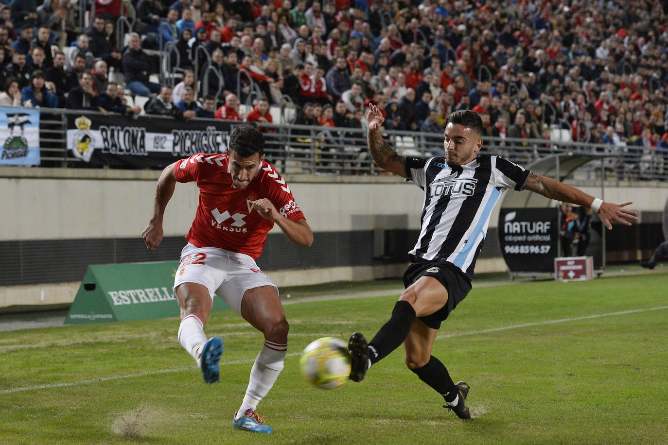 El técnico grana consigue meter al Real Murcia en la Copa del Rey tras superar tres rondas y logra uno de los objetivos marcados por la directiva esta temporada