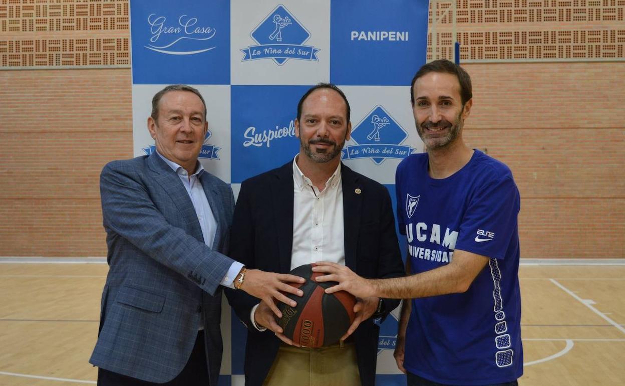 Acto de presentación del nuevo patrocinador del UCAM Murcia CB.