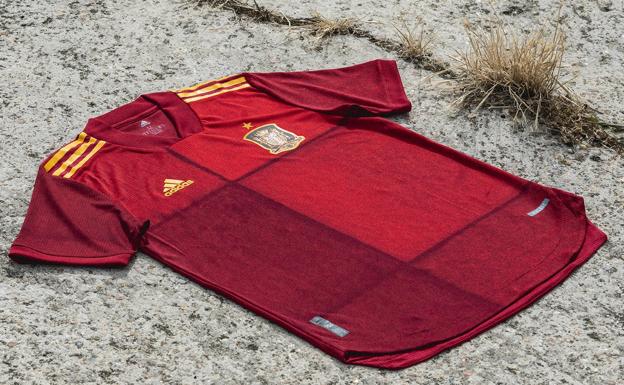 Nueva camiseta para la Eurocopa y renovación con Adidas