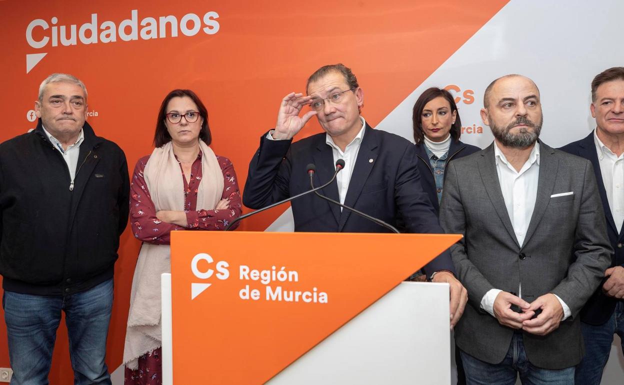 Semblantes serios en Ciudadanos tras conocerse el resultado electoral del pasado domingo. 