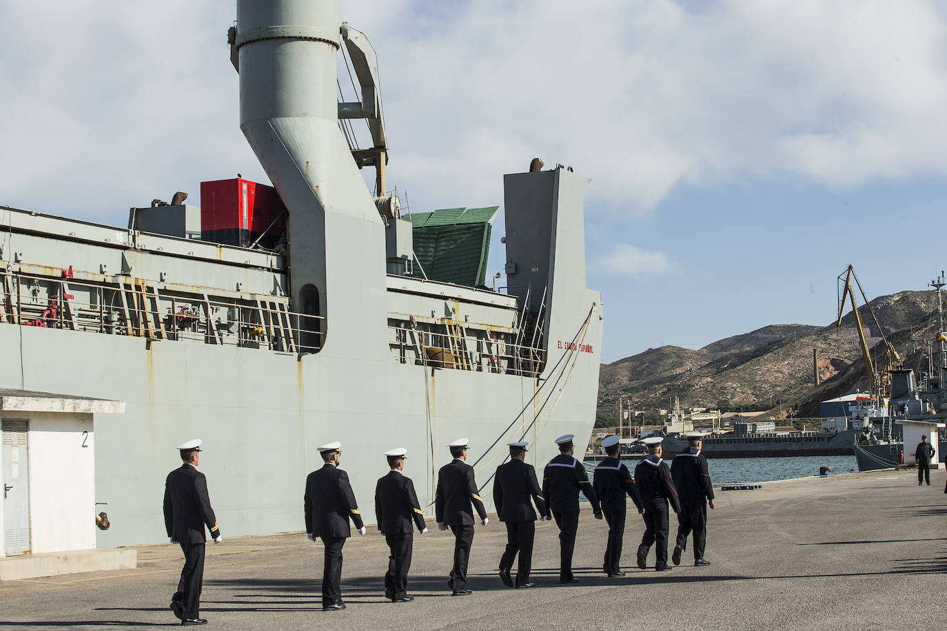 La Armada da de baja el principal buque de transporte del Ejército de Tierra por las dificultades para modernizarlo.