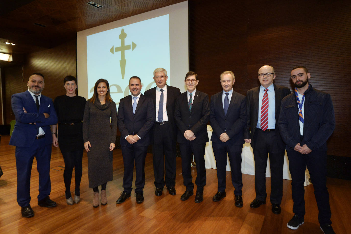 La delegación en la Región de Murcia de la Asociación Española Contra el Cáncer (AECC) celebró su cena benéfica, en la que hizo entrega de sus premios.