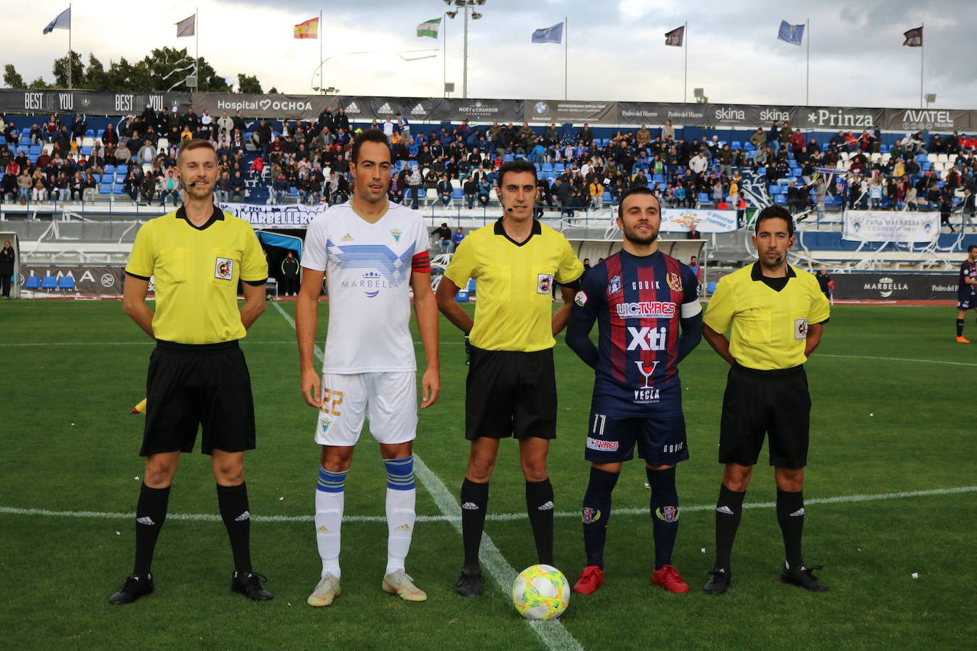 Un gol de Manel sobre la bocina trunca la buena racha del conjunto de Sandroni y le da los tres puntos a un Marbella que vuelve a la senda del triunfo