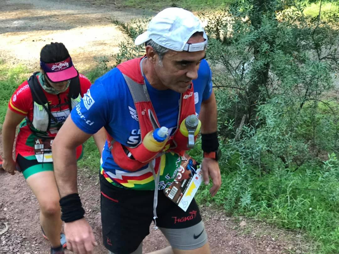 El ganador masculino se lleva la prueba con un tiempo de 2:07:39 en los 24 kilómetros, por los 2:26:35 para la triunfadora femenina