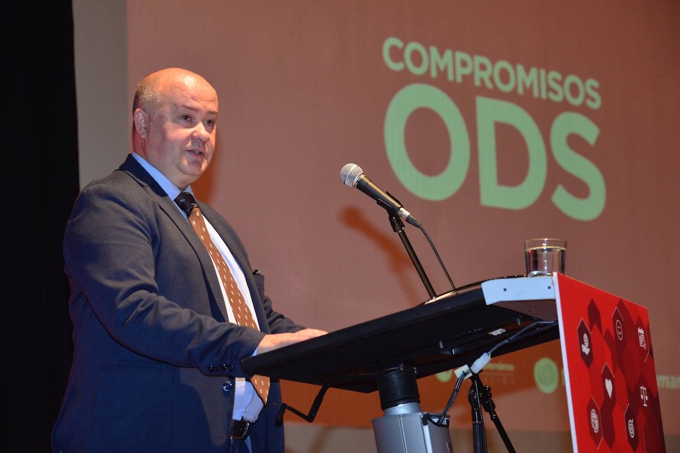 Expertos y directivos destacan en un foro de LA VERDAD las iniciativas puestas en marcha para a cumplir los 17 objetivos que marca la ONU antes de 2030.