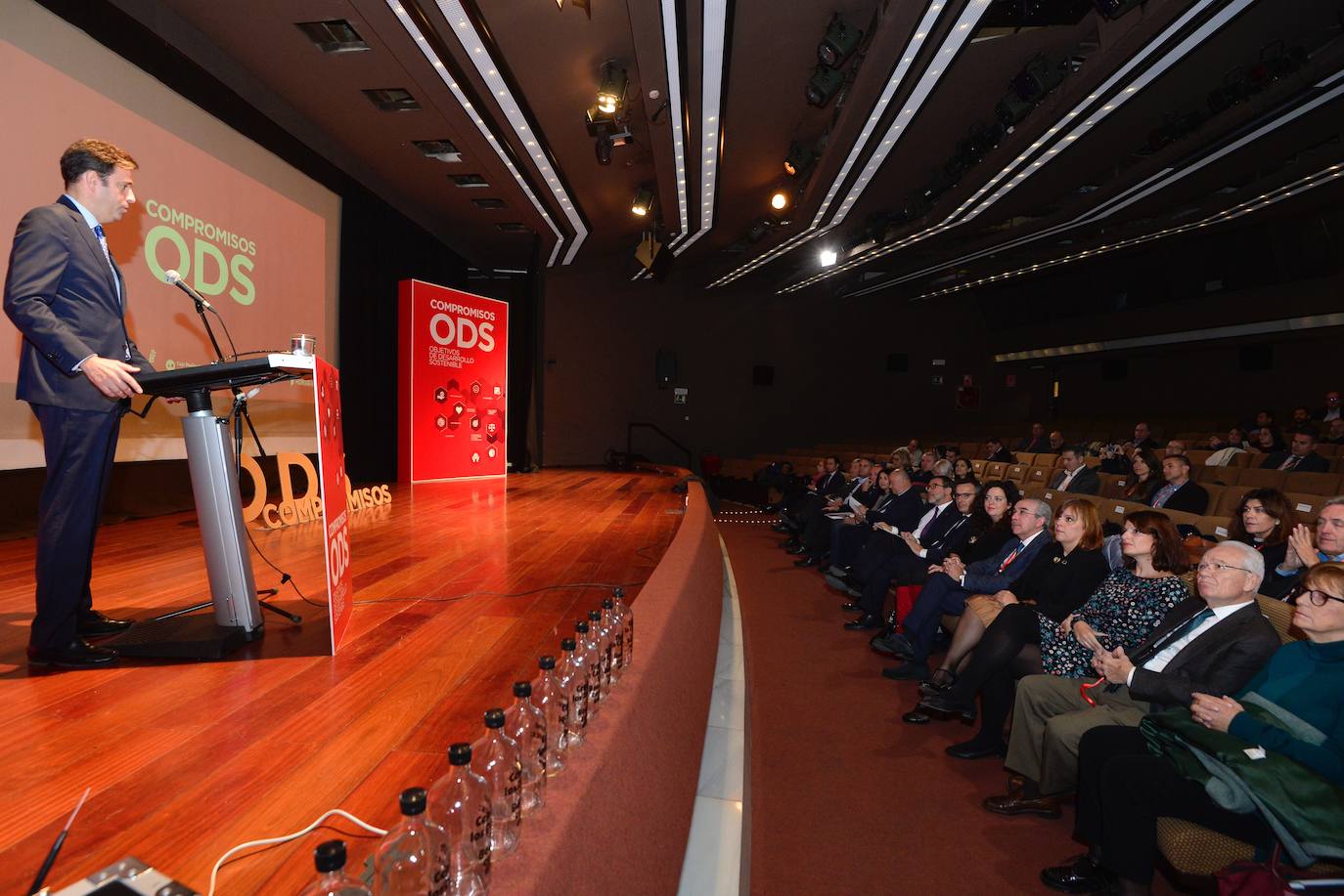 Expertos y directivos destacan en un foro de LA VERDAD las iniciativas puestas en marcha para a cumplir los 17 objetivos que marca la ONU antes de 2030.