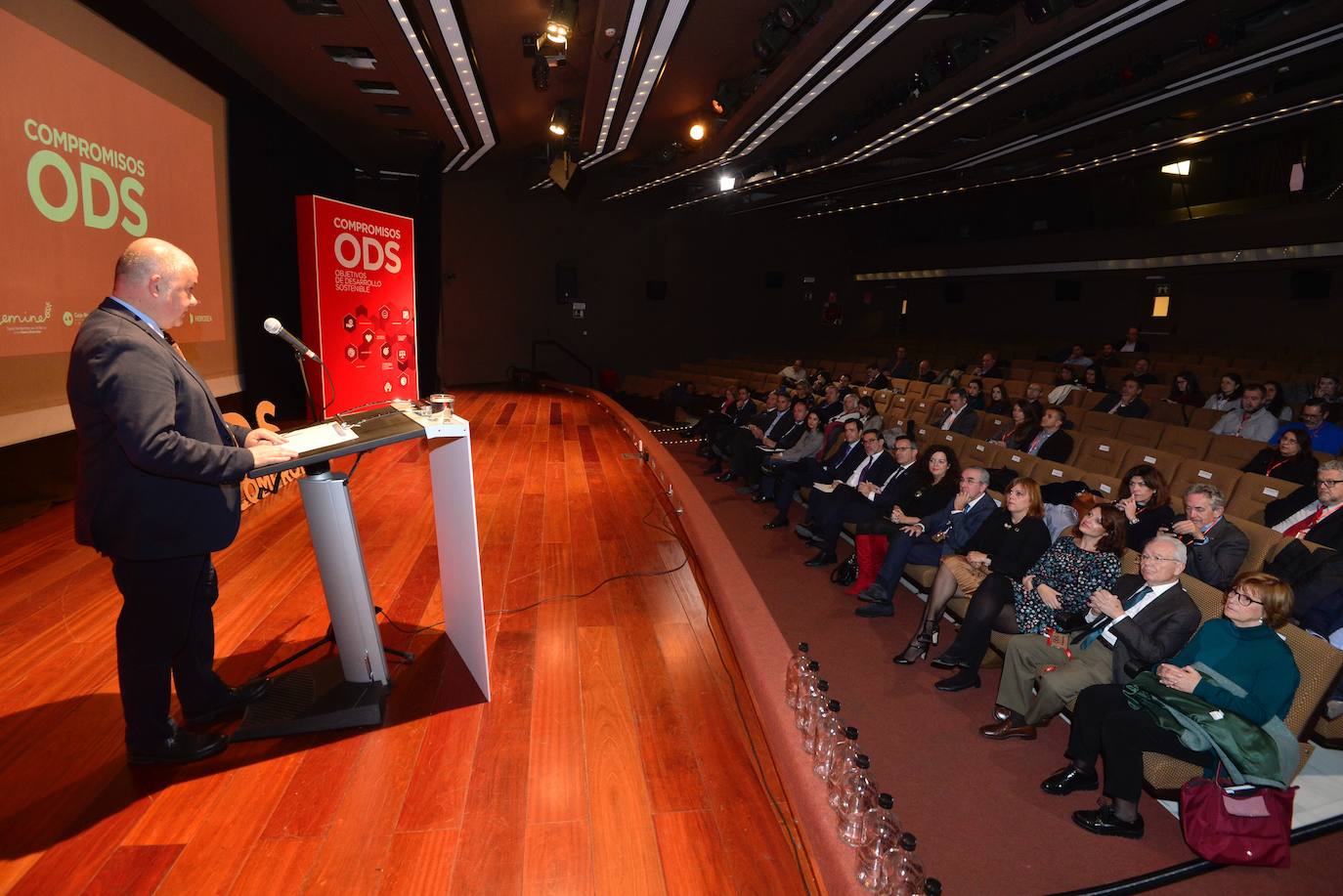 Expertos y directivos destacan en un foro de LA VERDAD las iniciativas puestas en marcha para a cumplir los 17 objetivos que marca la ONU antes de 2030.