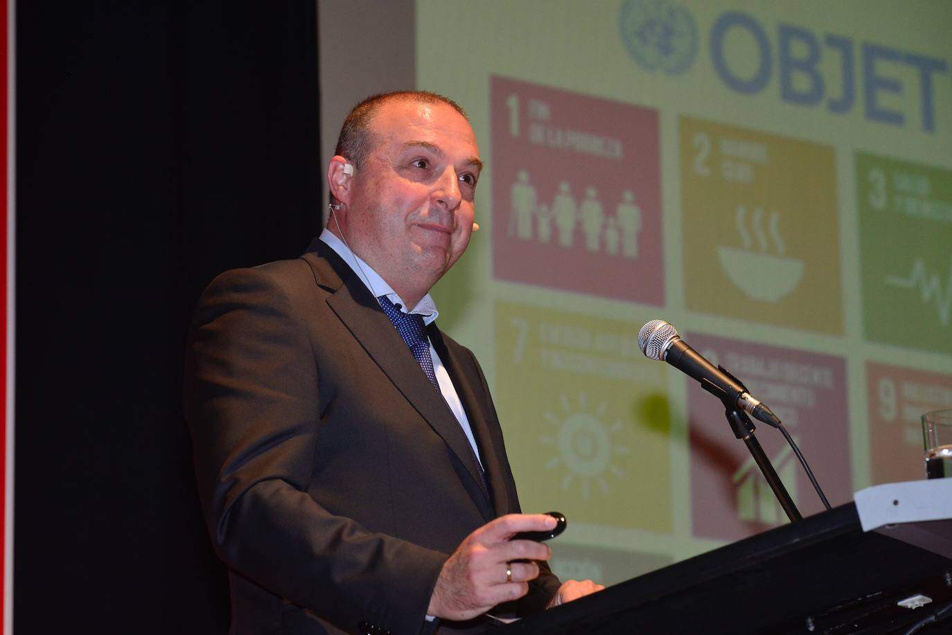 Expertos y directivos destacan en un foro de LA VERDAD las iniciativas puestas en marcha para a cumplir los 17 objetivos que marca la ONU antes de 2030.