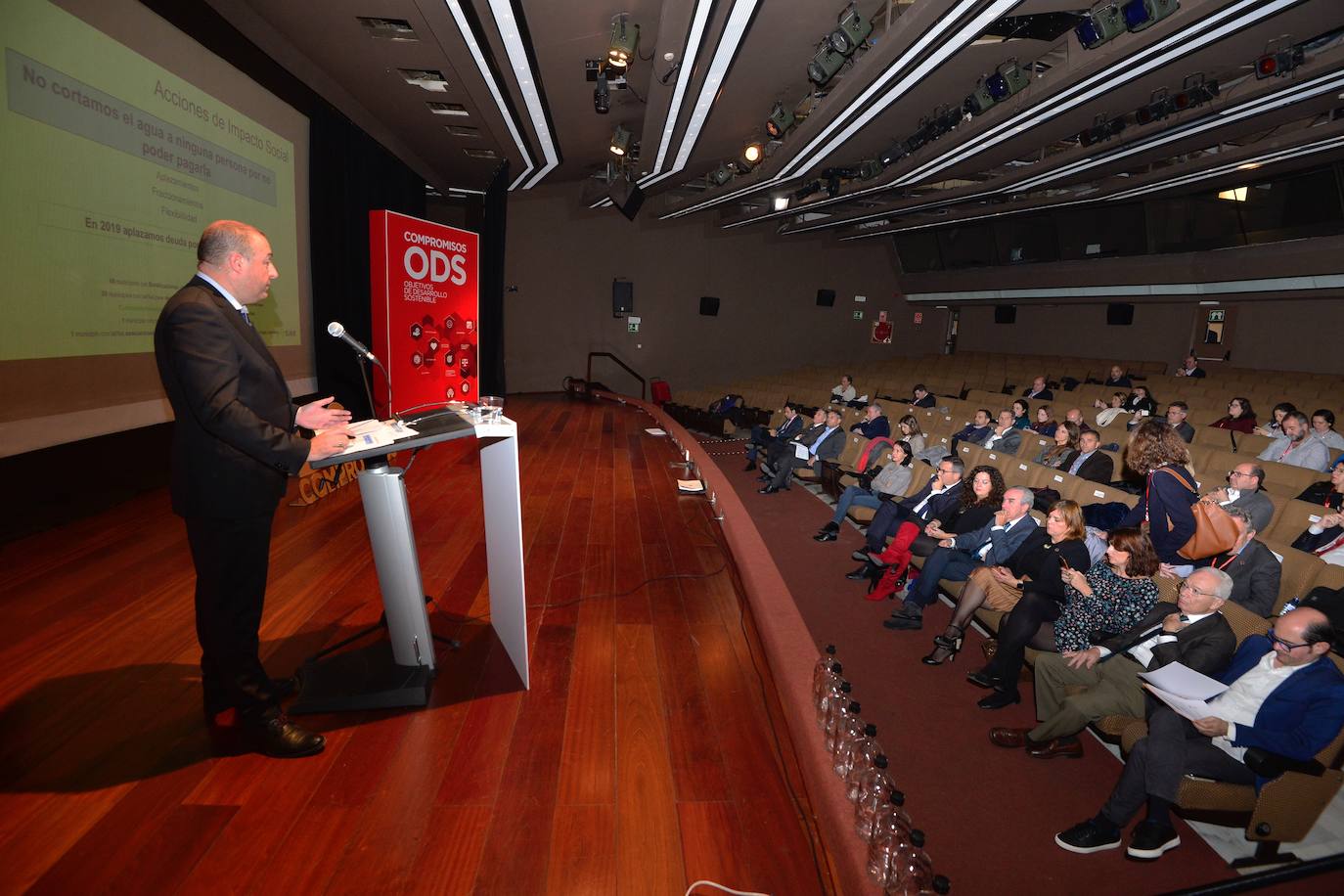 Expertos y directivos destacan en un foro de LA VERDAD las iniciativas puestas en marcha para a cumplir los 17 objetivos que marca la ONU antes de 2030.