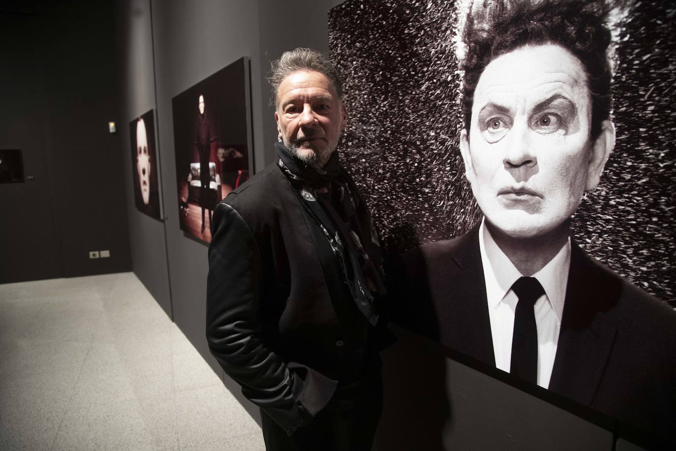 El Festival Internacional de Cine de Cartagena (FICC) inauguró, con motivo de su 48 edición, la exposición 'Psychogenic Fugue', un trabajo del estadounidense Sandro Miller que une a los actores y directores John Malkovich y David Lynch.