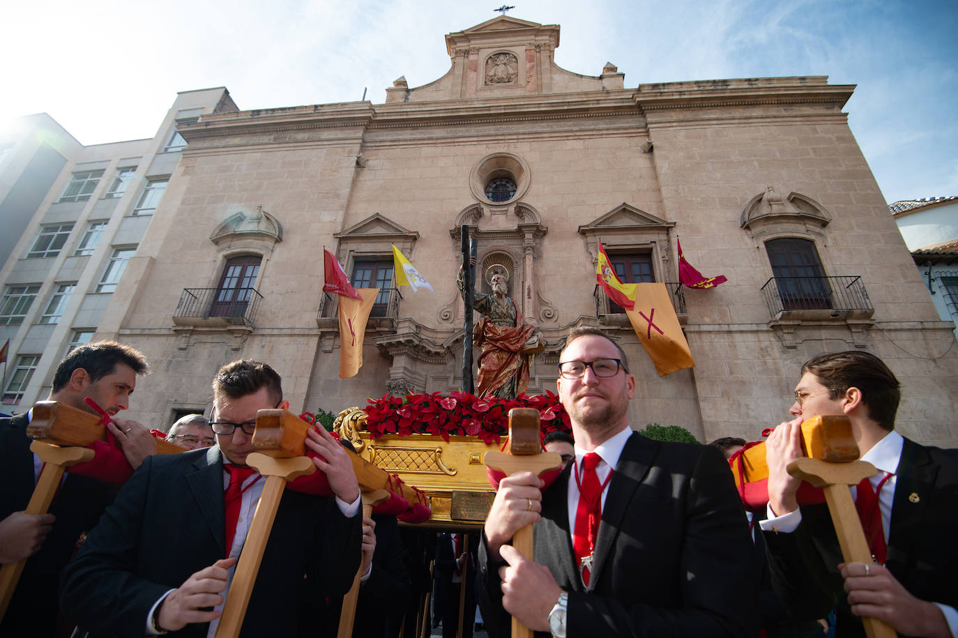 La talla regresa a su parroquia tras pasar casi 12 meses en manos de los restauradores. 