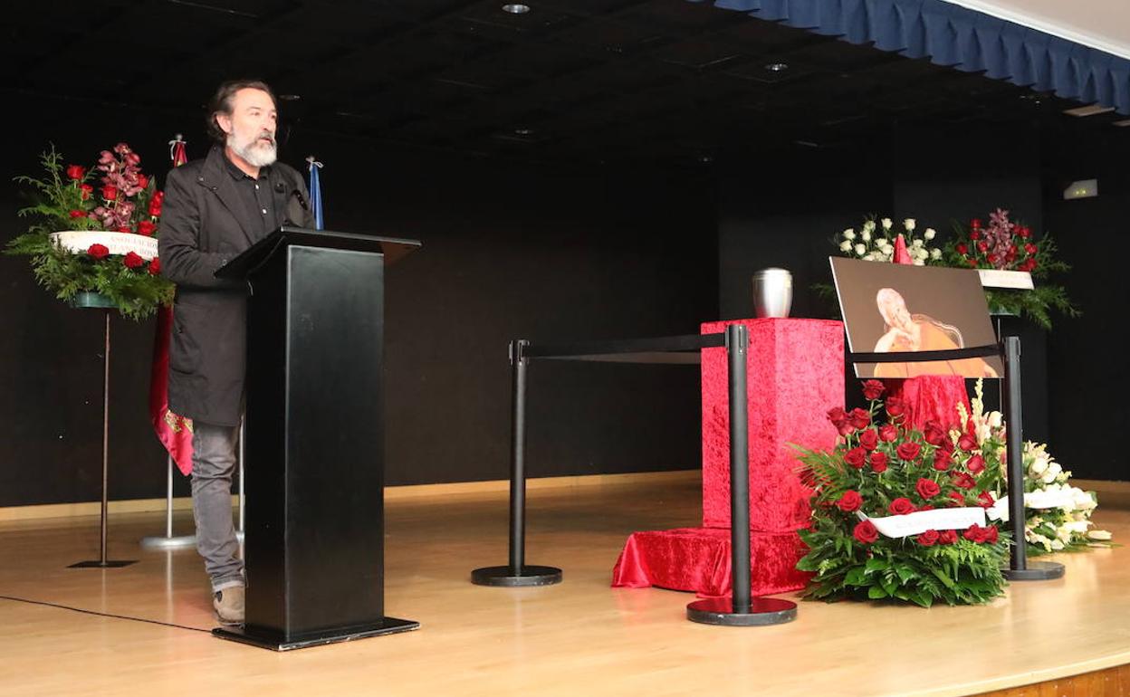 Ginés García Millán, en el funeral de Asunción Balaguer, este lunes.