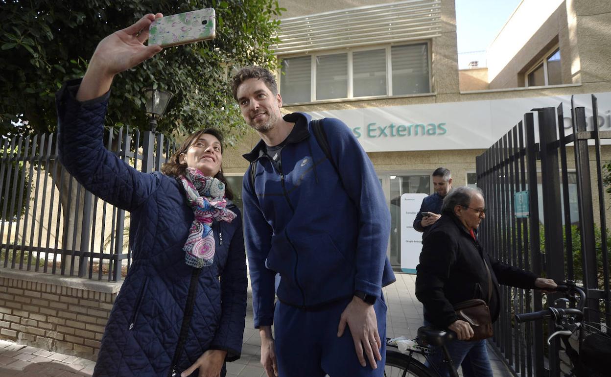 Pau Gasol, esta mañana en Sport Clinic Ripoll y De Prado.