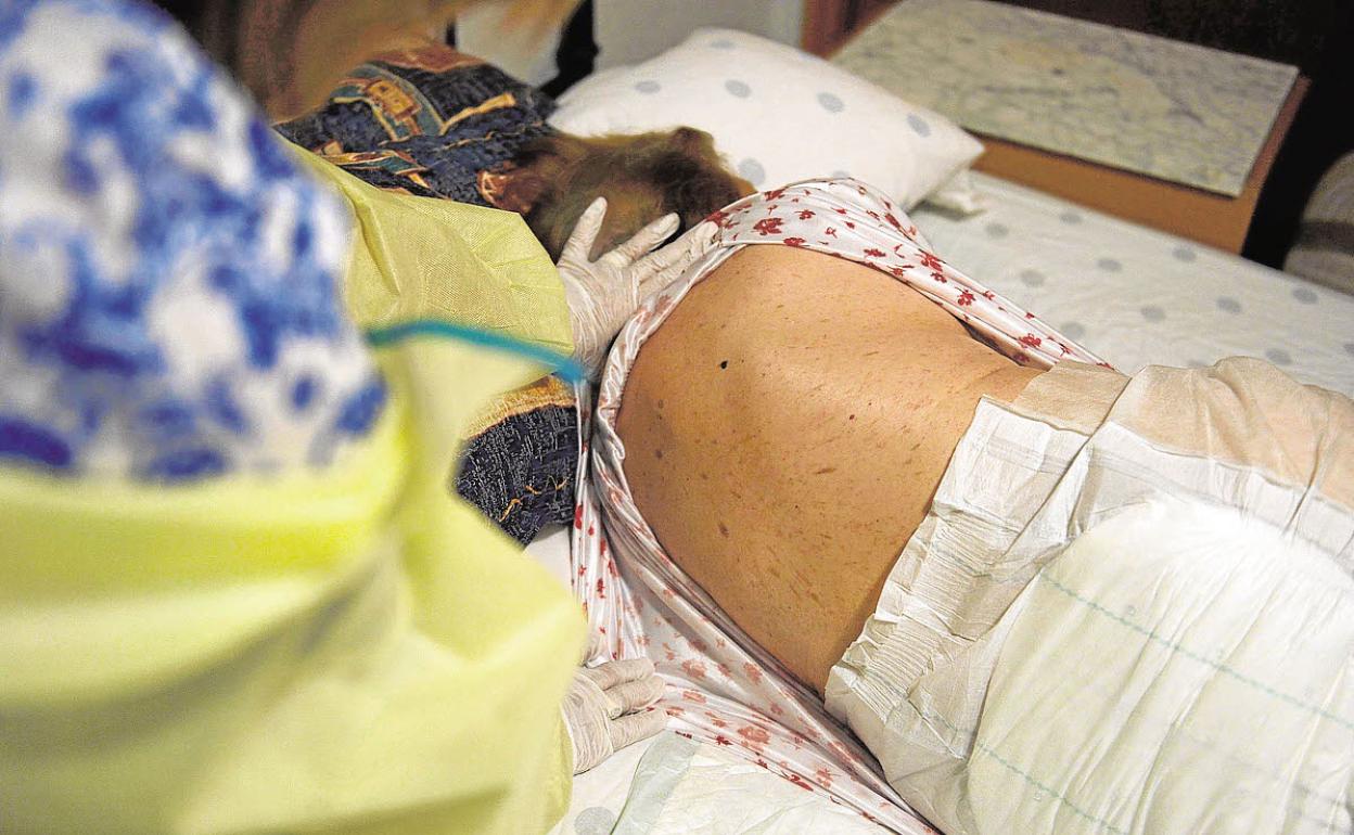 Una de las pacientes afectadas del brote de sarna en el Morales. 