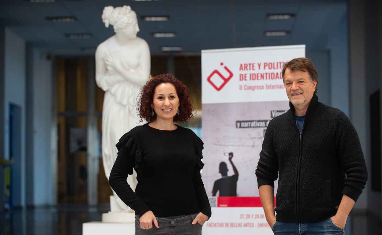 Aurora Alcaide Ramírez y Pedro Ortuño Mengual, directores del II Congreso Internacional de Arte y Políticas de Igualdad, que arranca este miércoles en la Facultad de Bellas Artes de Murcia. 