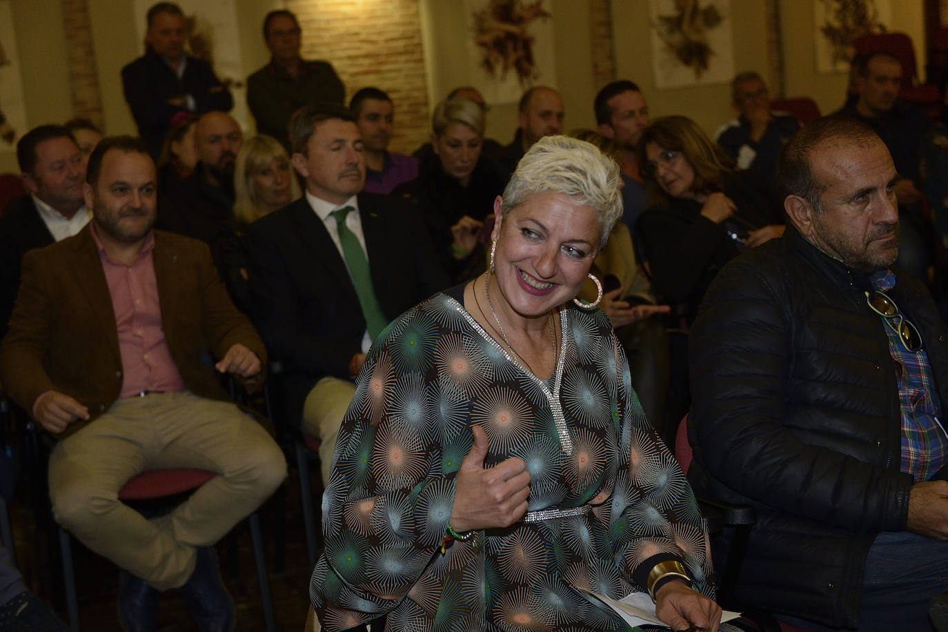 La Junta Municipal se constituyó anoche y la vocal del partido de Abascal Francisca García Martínez fue elegida presidenta. 