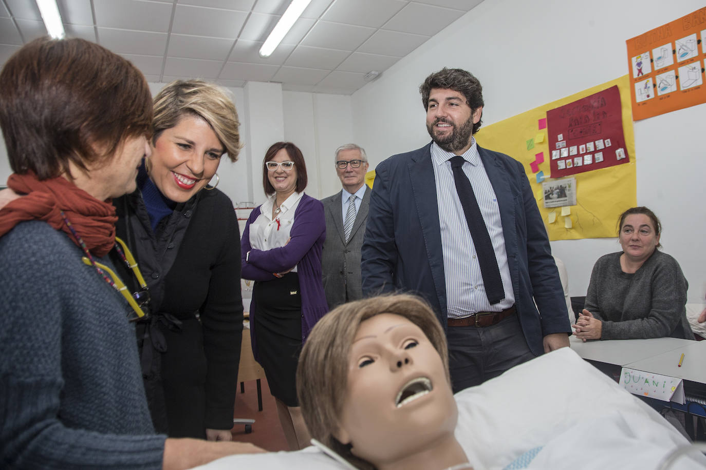 El Ayuntamiento y la Comunidad reafirman su apoyo a la fundación, que trabaja para la integración de personas con sida y con discapacidad.