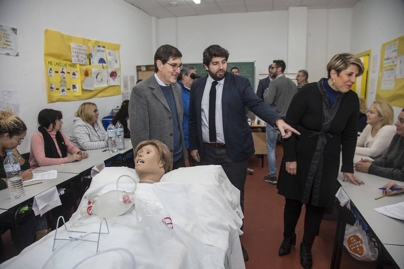 El Ayuntamiento y la Comunidad reafirman su apoyo a la fundación, que trabaja para la integración de personas con sida y con discapacidad.