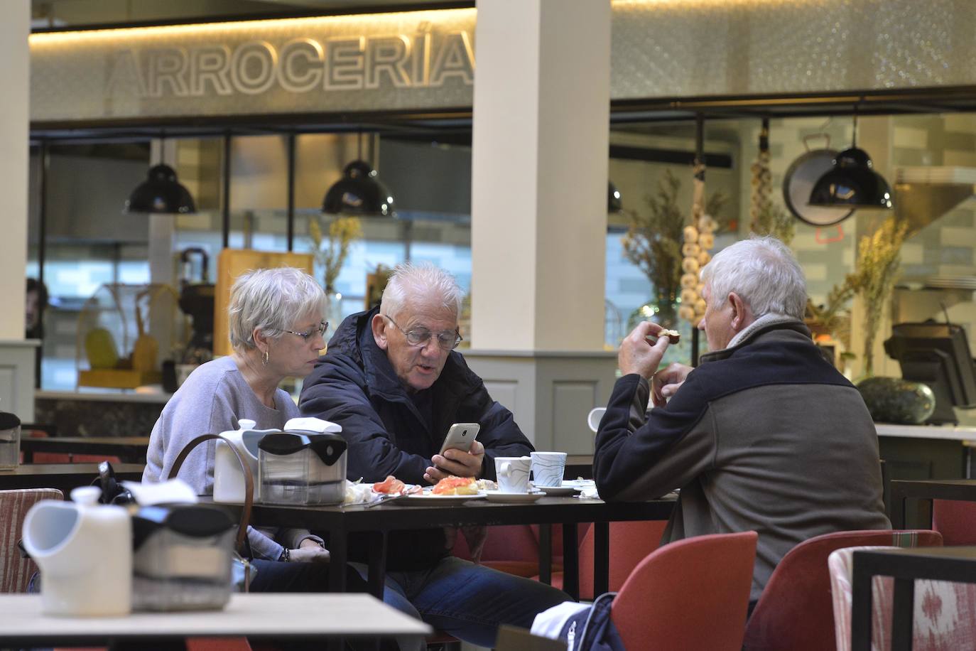 La gerencia ultima los detalles con las aplicaciones móviles Glovo, Deliveroo y Just Eat.