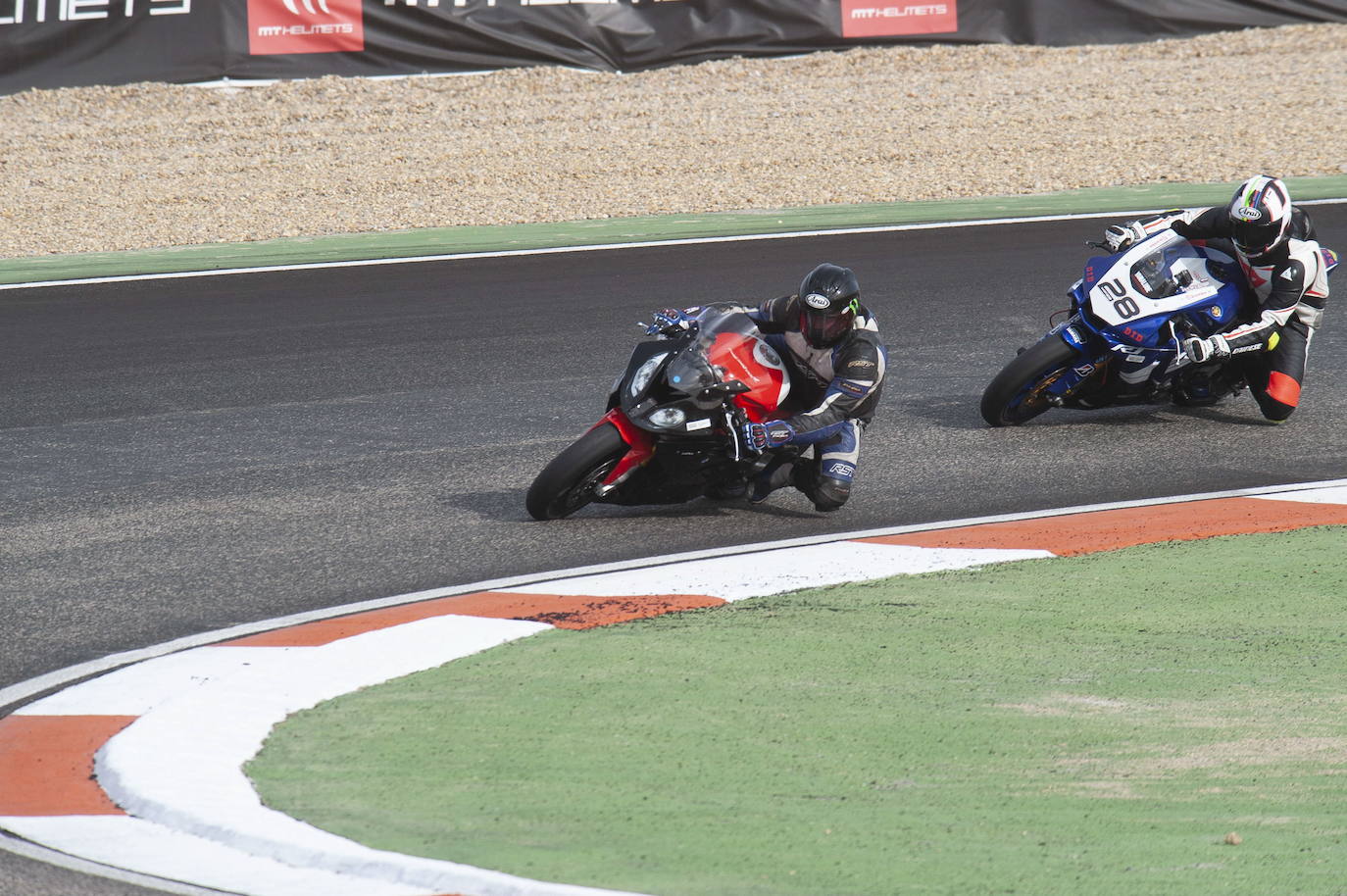 El trazado, mejorado y ensanchado, acoge también competiciones automovilísticas pero está penalizado por la falta de homologación y de apoyos.