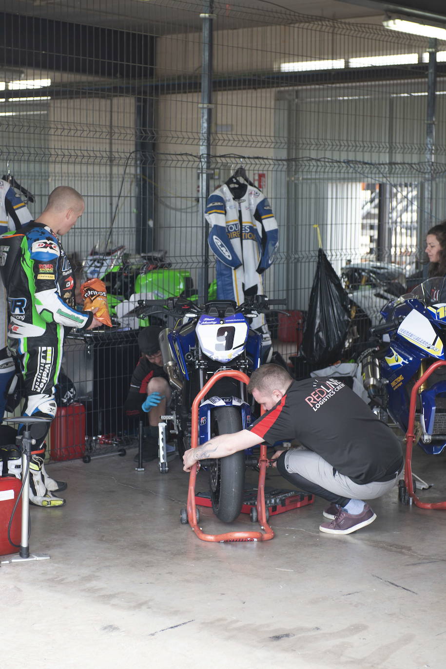 El trazado, mejorado y ensanchado, acoge también competiciones automovilísticas pero está penalizado por la falta de homologación y de apoyos.