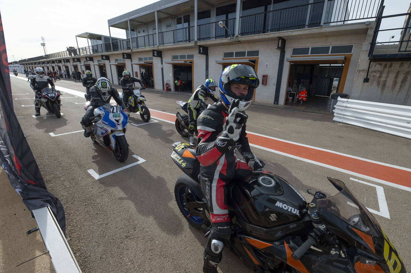 El trazado, mejorado y ensanchado, acoge también competiciones automovilísticas pero está penalizado por la falta de homologación y de apoyos.