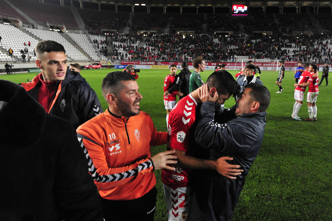 El Cartagena fue mejor en la primera parte, pero el amor propio de los de Adrián Hernández decantó un duelo en el que marcaron Edu Luna y Víctor Meseguer