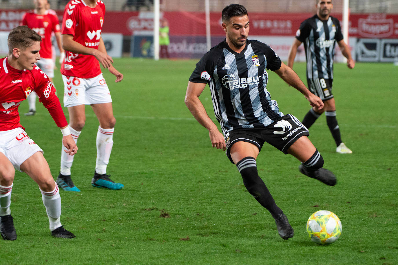 El Cartagena fue mejor en la primera parte, pero el amor propio de los de Adrián Hernández decantó un duelo en el que marcaron Edu Luna y Víctor Meseguer