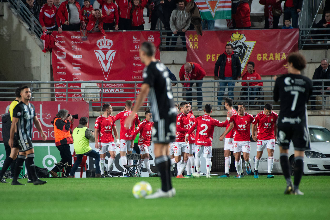 El Cartagena fue mejor en la primera parte, pero el amor propio de los de Adrián Hernández decantó un duelo en el que marcaron Edu Luna y Víctor Meseguer