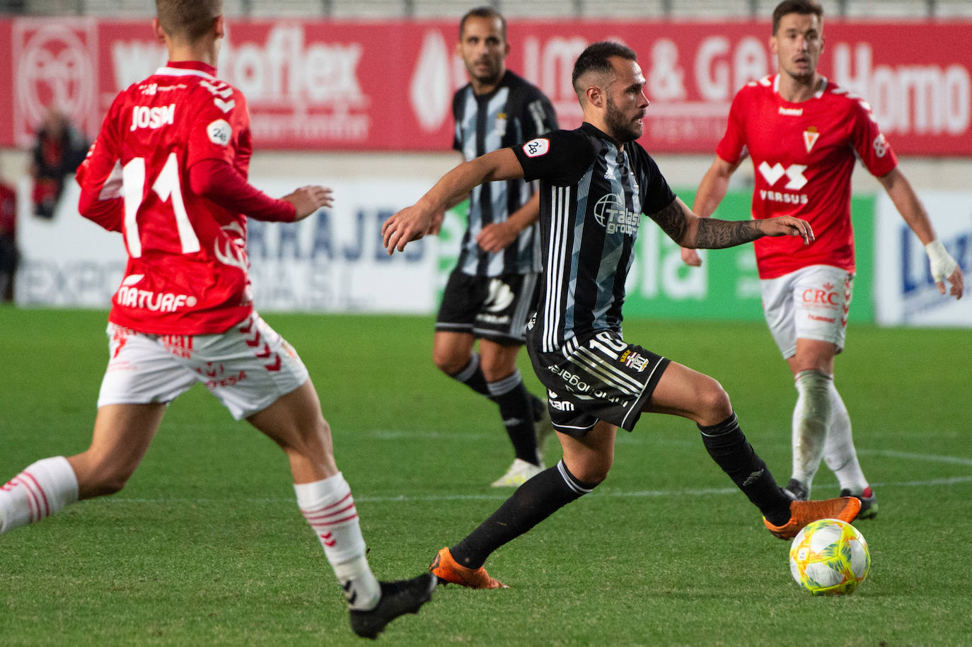 El Cartagena fue mejor en la primera parte, pero el amor propio de los de Adrián Hernández decantó un duelo en el que marcaron Edu Luna y Víctor Meseguer