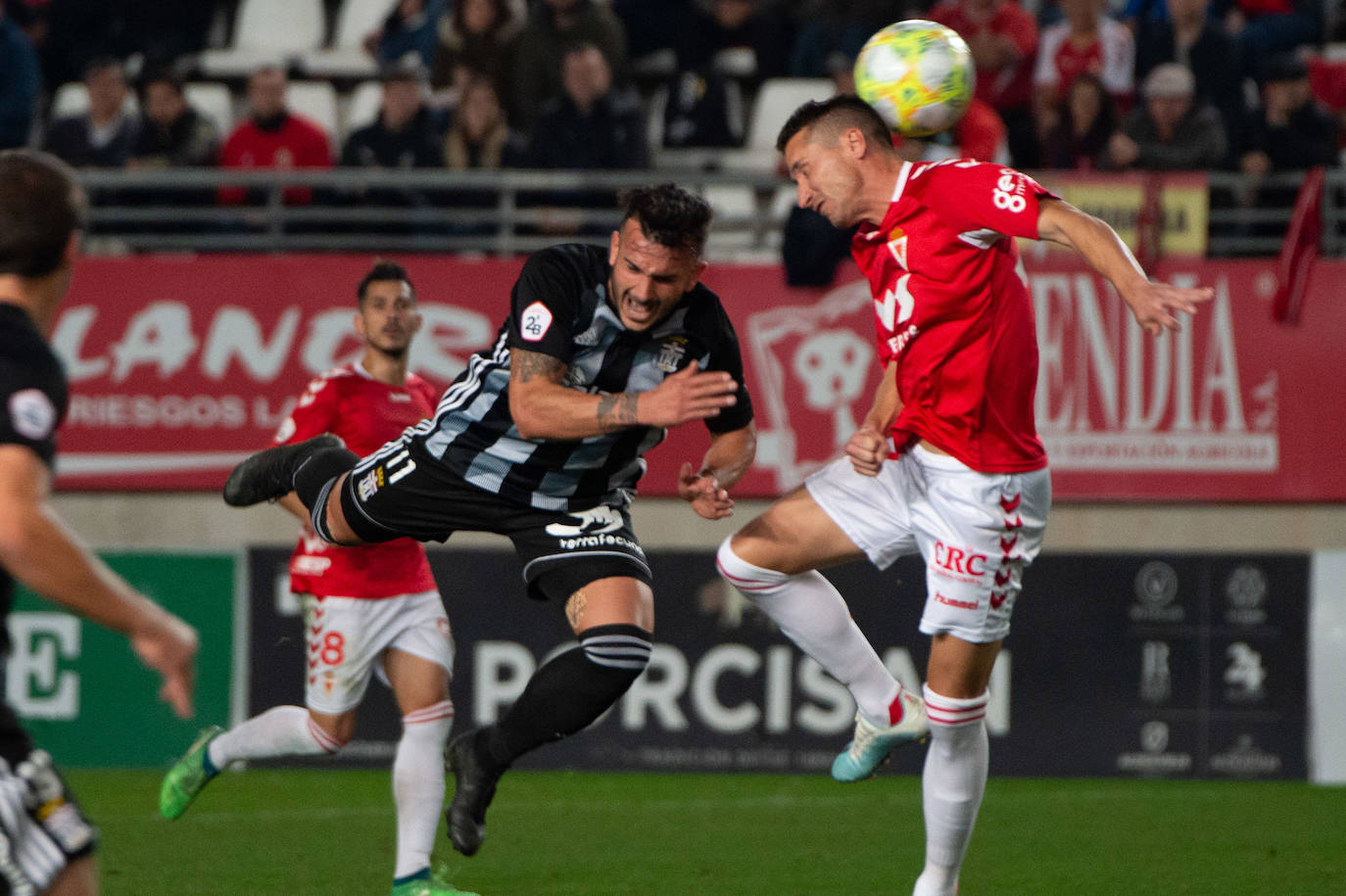 El Cartagena fue mejor en la primera parte, pero el amor propio de los de Adrián Hernández decantó un duelo en el que marcaron Edu Luna y Víctor Meseguer