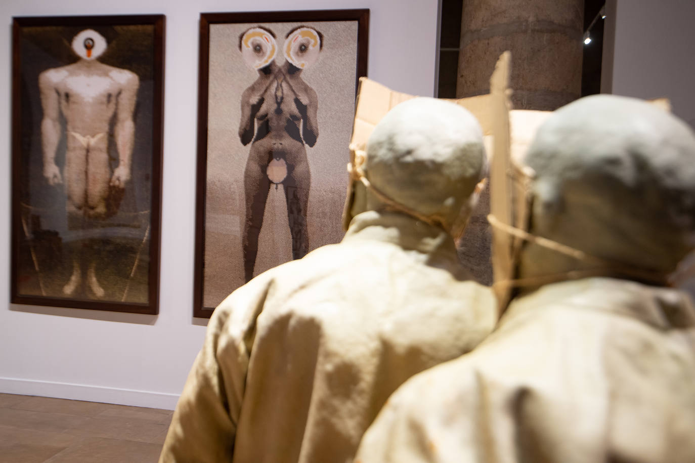 La muestra trae por primera vez a la Región de Murcia una selección de obras de la Colección de Arte Contemporáneo de la Fundación Caja Mediterráneo, que aglutina 213 piezas de los artistas españoles más destacados de la democracia. 